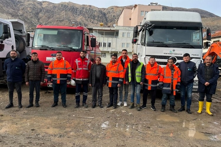 İzmit Belediyesi, Tut'taki Sel Felaketinde Afetzedelere Destek Oluyor
