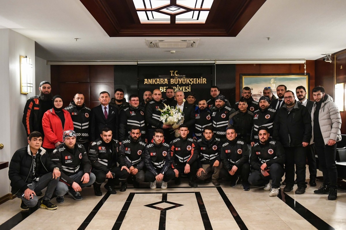 Mansur Yavaş, motokuryelerin Hatay'daki yardım çalışmalarına teşekkür etti
