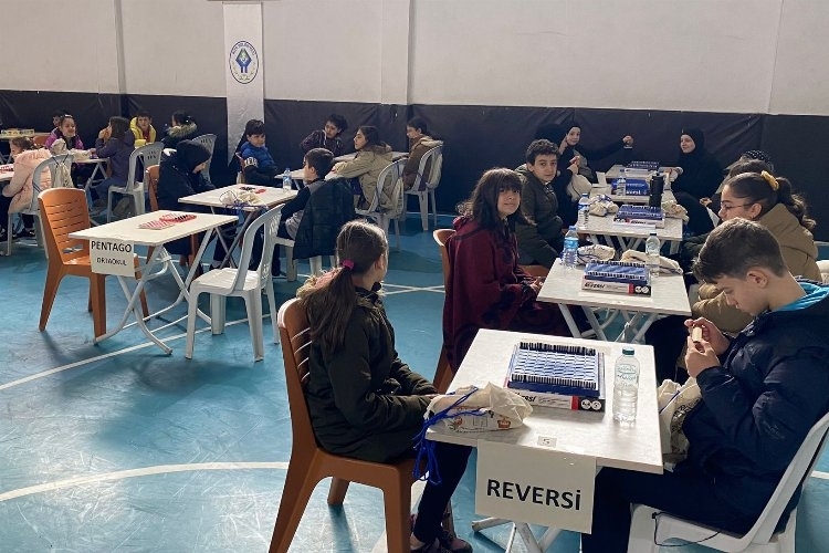 Rize'de 'Akıl ve Zeka Oyunları Yarışması' düzenlendi.