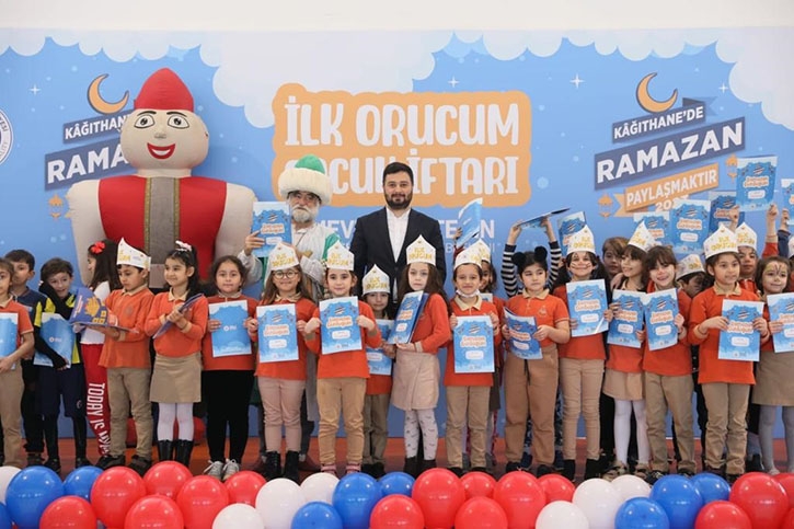 ÇOCUKLAR İÇİN KAĞITHANE'DE İFTAR VAKTİ