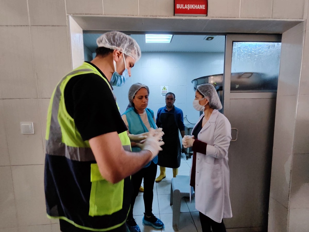Diyarbakır'ın üç ayrı merkezinde iftar çadırı