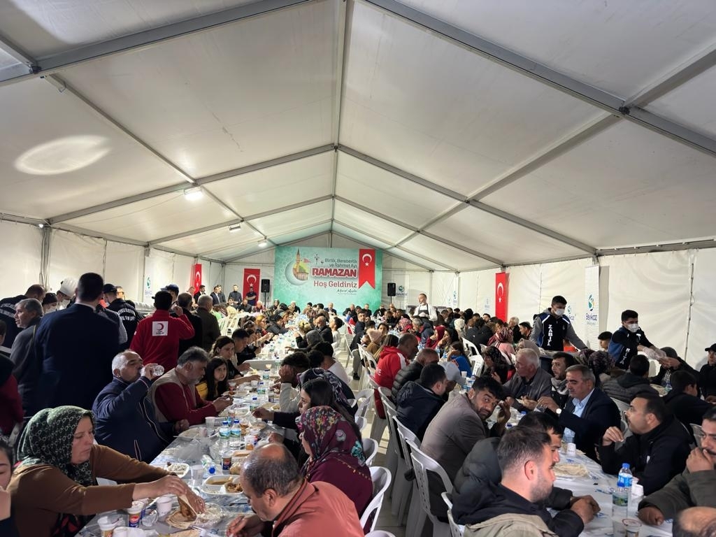 Beykoz Belediyesi Hatay Kırıkhan ve Malatya Akçadağ’da “Gönül Sofraları” kuruyor