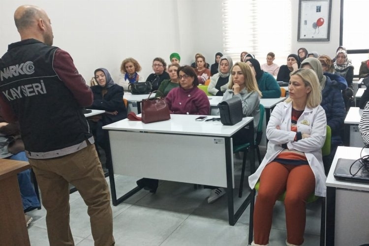 KAYMEK Narko Rehber eğitim semineri düzenledi.
