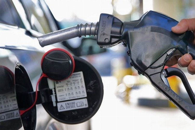 Akaryakıt Fiyatlarına İndirim Geliyor: Benzine 81 Kuruş İndirim Bekleniyor

