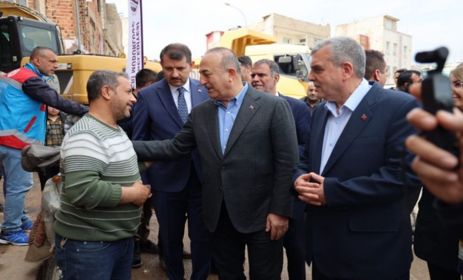 Çavuşoğlu Şanlıurfa'da Esnaf ve Vatandaşlarla Buluştu, Tarihi Balıklıgöl'ü Ziyaret Etti.
