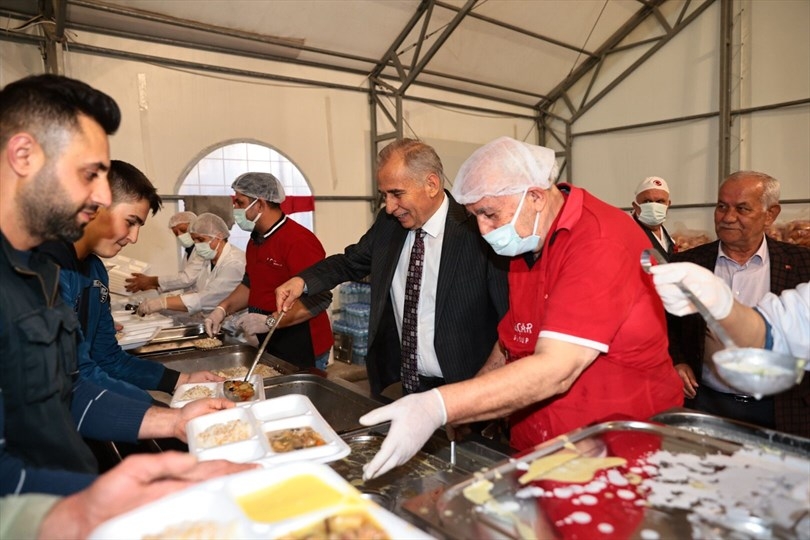 Denizli Büyükşehir’de gelenek değişmedi