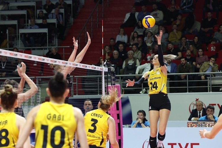 VakıfBank, PTT ile Karşılaşmak İçin Ankara'ya Yolculuk Ediyor