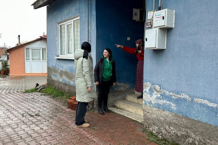 Başkan Zekiye Tekin kapı kapı bereketi çoğaltıyor