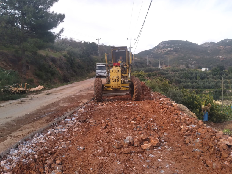 Büyükşehir Belediyesi Alanya’da Yolları Yaza Hazırlıyor