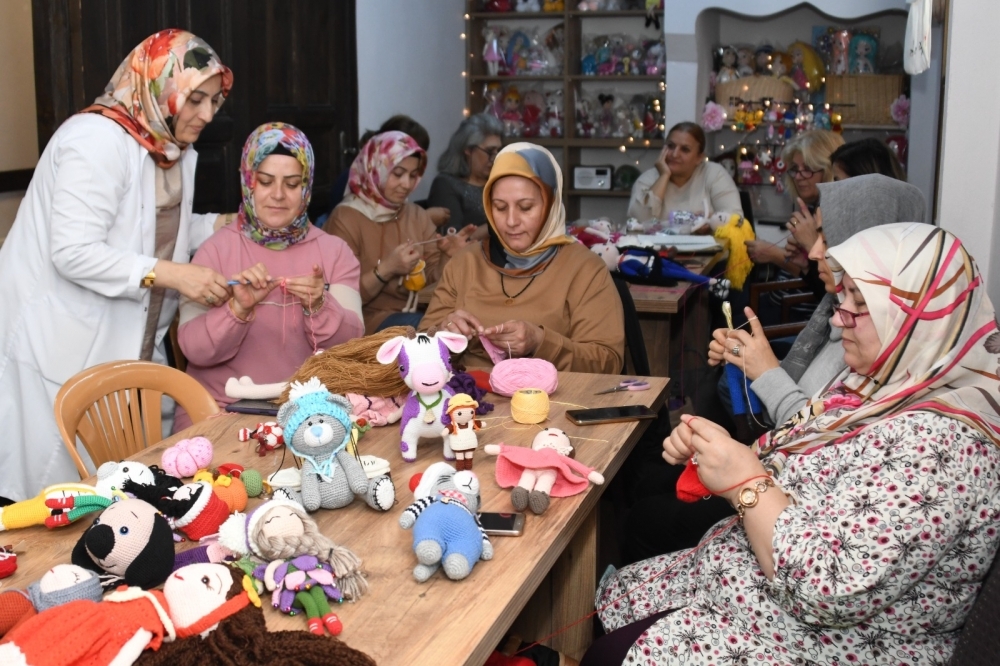 Samsun Büyükşehir Belediyesi Kurslarında Hem Öğrenip, Hem Kazanıyorlar