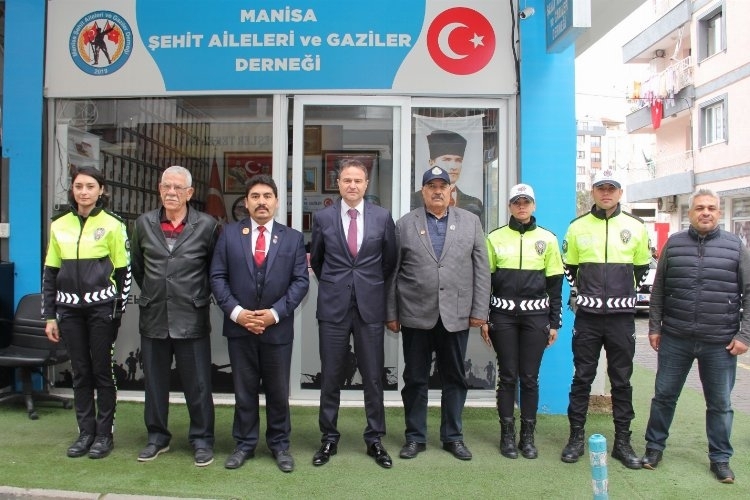 Şehit Aileleri ve Gazeiler'e Manisa Emniyeti'nden ziyaret