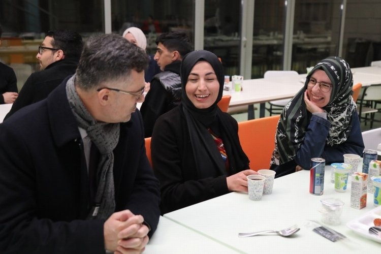 BTÜ Rektörü Prof. Dr. Naci Çağlar, öğrencilerle iftar programında buluştu
