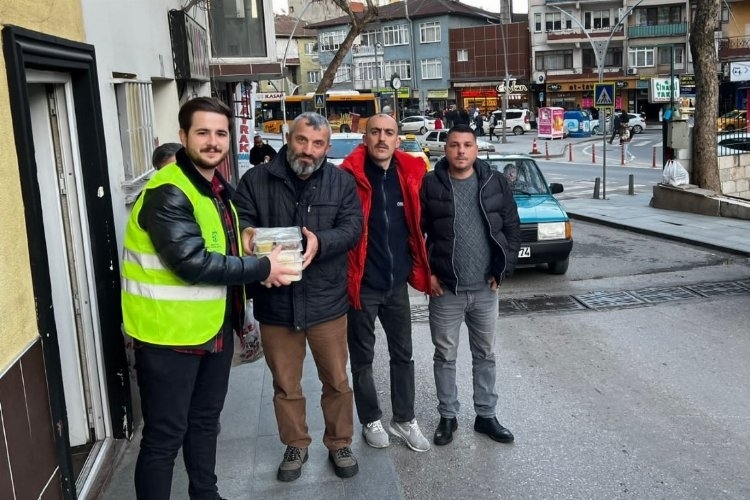 Büyükşehir Belediyesi'nden Taksicilere sıcak iftarlık