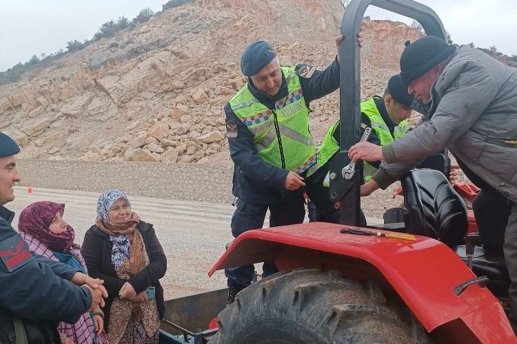 Jandarma Trafik Timleri Kazaları En Aza İndirmek İçin Çalışıyor
