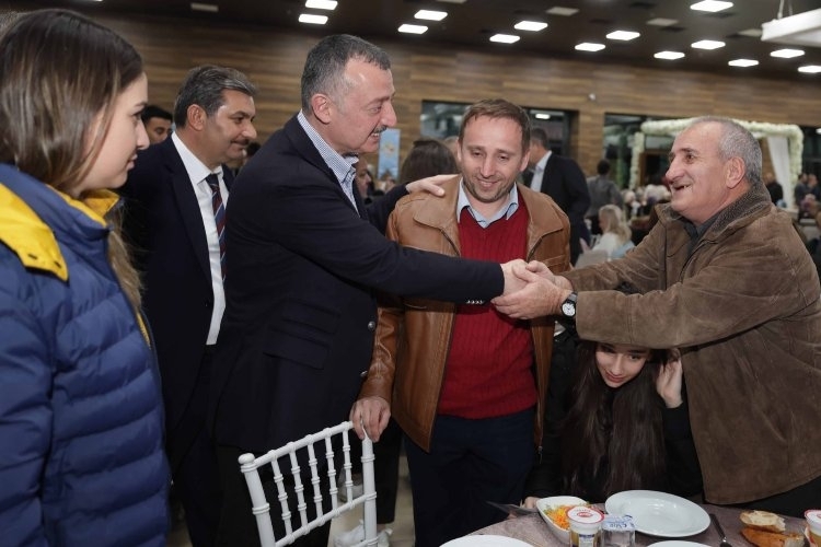 Kocaeli Vali Yardımcısı ve diğer yetkililer Çayırova'da Bulgaristan seçimleri için toplandılar
