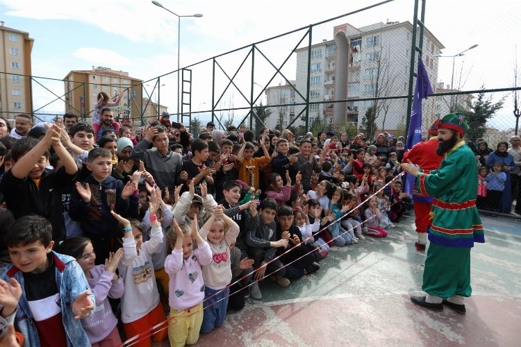 Bursa İnegöl'de mahallelerde eski ramazanlar yaşatılıyor.