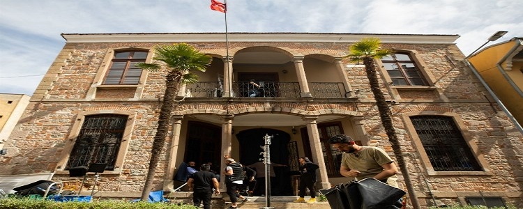 Bergama'nın tarihi  Taş Binası film setine dönüştürüldü.