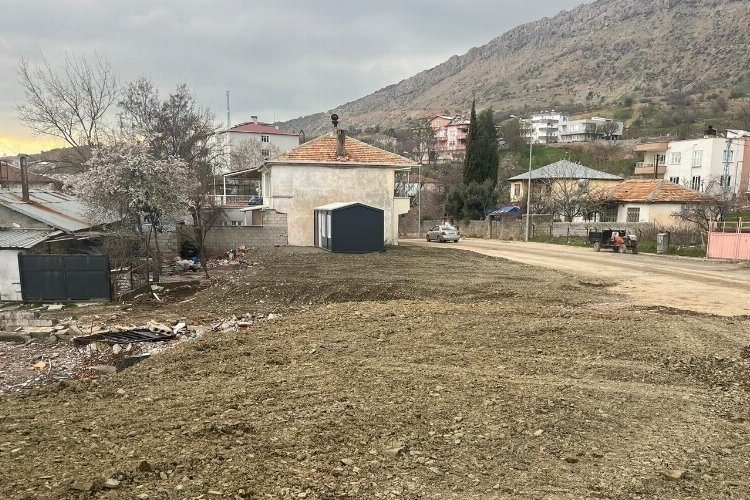 Deprem ve felaketlerin etkileri: İzmit Belediyesi Adıyaman Tut'ta çalışmalarını sürdürüyor
