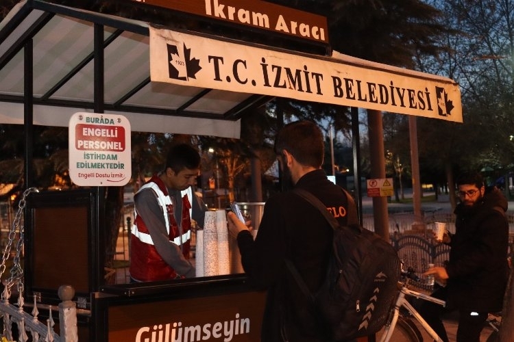 İzmit Belediyesinden iftarda sıcak çorba hizmeti