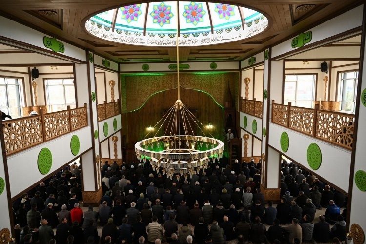 Kartepe İstasyon Camii Kocaeli'de ibadete açıldı