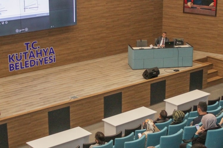 Kütahya Belediyesi'nden personeline “Kurumsal Risk Belirleme ve Yönetim” eğitimi verildi.