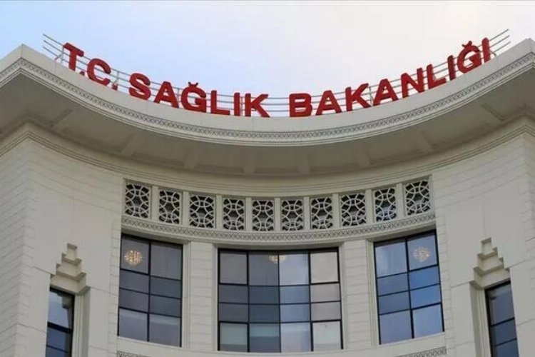 İlgili Hastanelerde Dahiliye ve Çocuk Hastalıkları Poliklinikleri Hizmet Verecek


