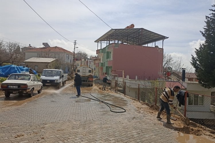 İzmit Belediyesi Adıyaman'da sel felaketinden sonra çalışmalarını sürdürüyor
