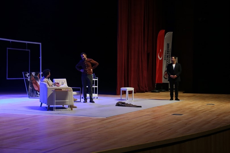 Denizli'de Büyükşehir'le Ramazan etkinlikleri başladı: Gönül Dağı oyuncuları unutulmaz bir performans sergiledi
