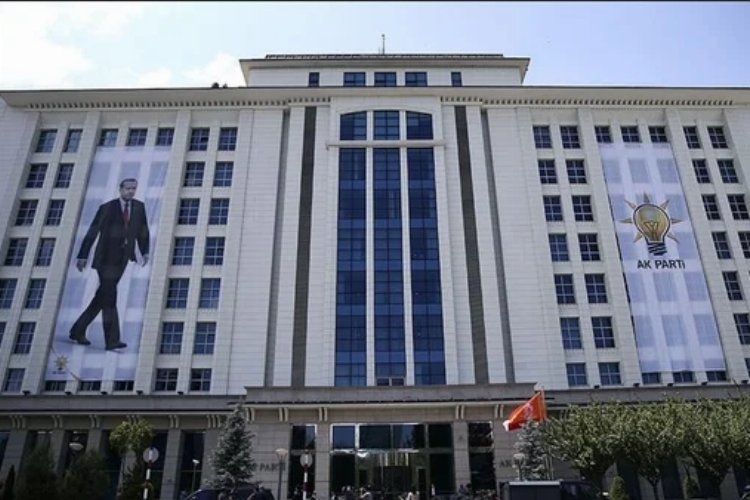 AK Parti'de Üç Dönem Kuralı Uygulandı: Yüzde 70 Değişim
