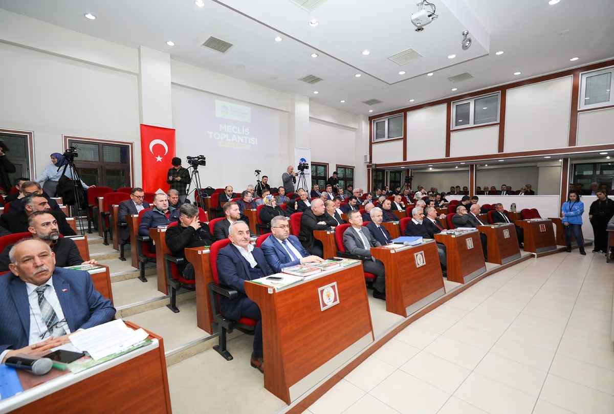Büyükşehir meclisinde encümen ve komisyon üyeleri belirlendi
