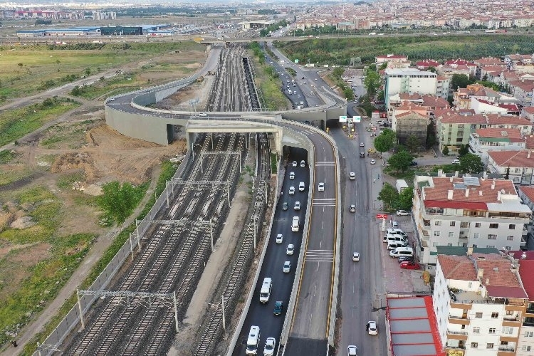 İstasyon Caddesi Trafiğine Alternatif Çözüm: Alternatif Bulvar ve Altyapı Projesi Açıldı.


