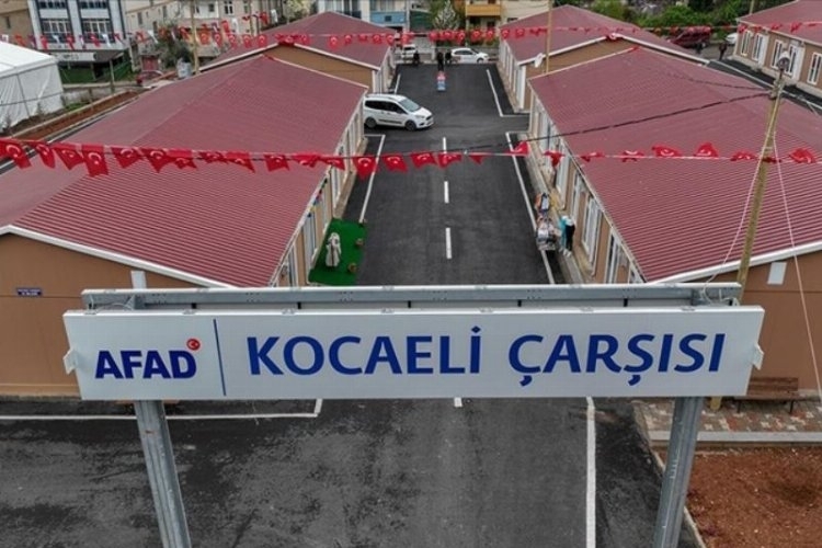 Kahramanmaraş'ta Vali Varol'un ebeveyninde 2.700 dükkânlı geçici çarşılar kuruldu
