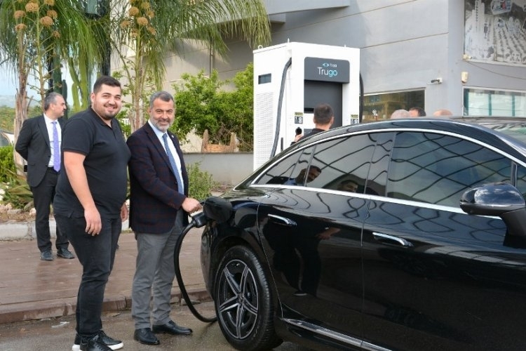 Kumluca Ticaret ve Sanayi Odası, İlk Trugo Şarj İstasyonunu Kurduğunu Duyurdu
