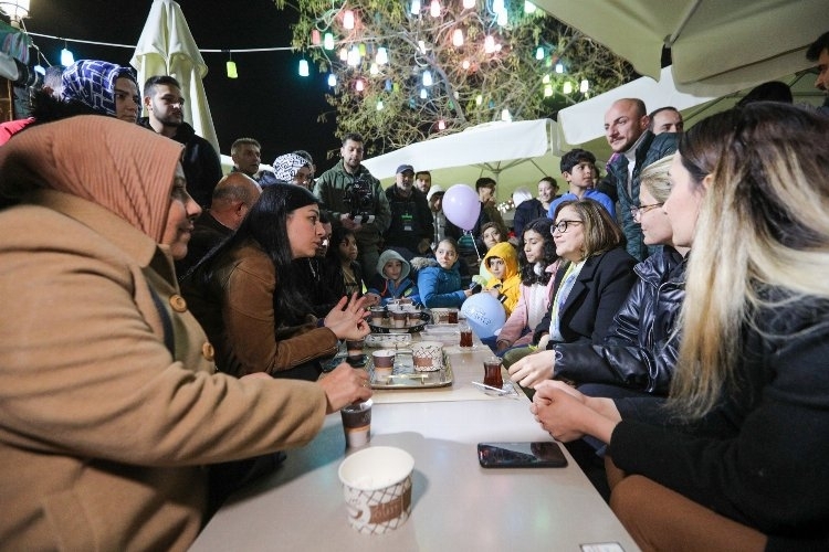 Gaziantep Büyükşehir Belediyesi, kültür ve bilim olaylarıyla Ramazan Sokağı'nı renklendiriyor
