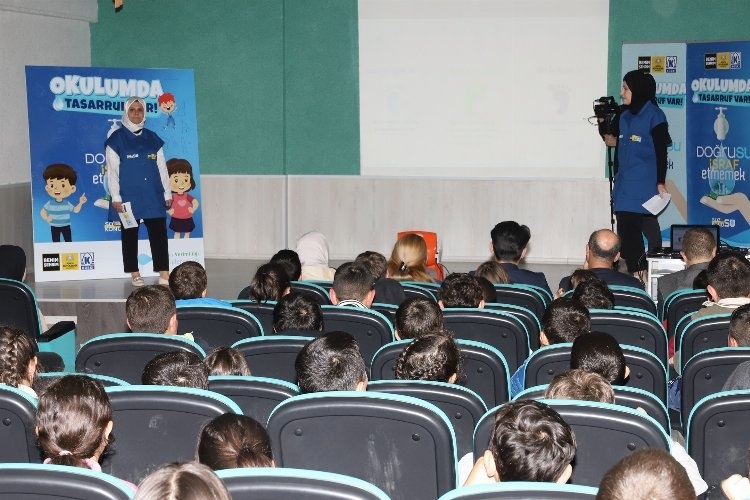 Konya'da harcanan su tasarrufu seminerleri veriliyor.
