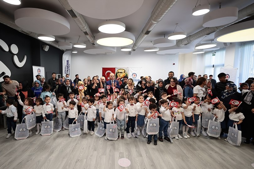 Başkan Zolan miniklerin 23 Nisan bayram coşkusunu paylaştı