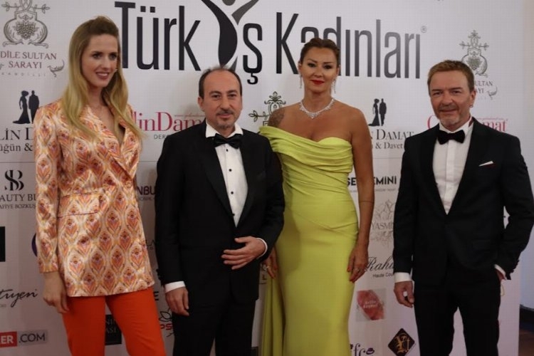 İş Dünyasının Başarılı Kadınları Plaketlerini Aldı
