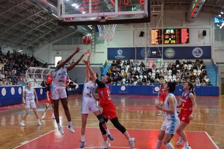 İzmit'in Perileri final yoluna