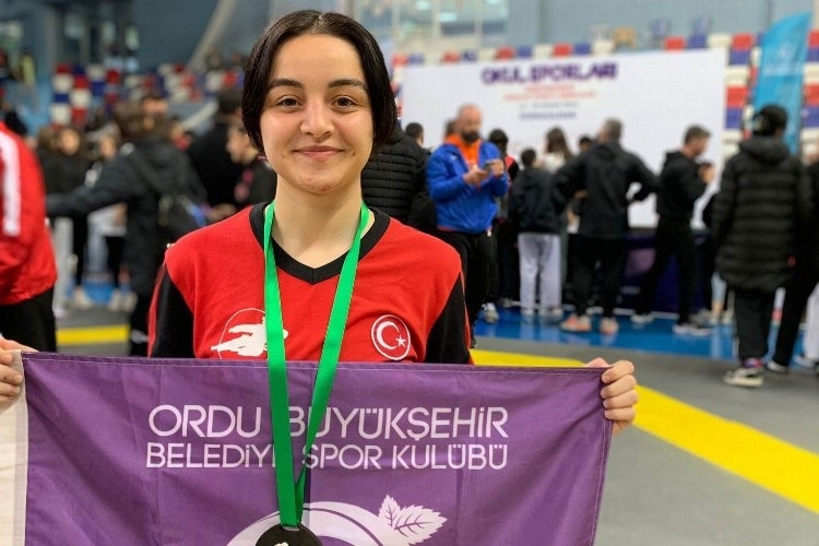 Ordu'nun gururu  Ebrar Çelenk oldu