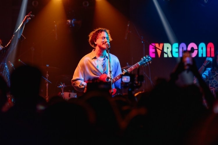  Evrencan Gündüz, Sahnede Şov Yaptı: İşte Konserin Detayları