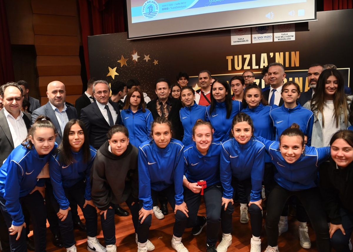 Adıyaman’ın Başarılı Depremzede Öğrencilerine Altın