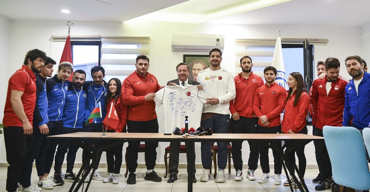 ASKİ SPORLU MİLLİ SPORCULAR BASIN MENSUPLARIYLA  BULUŞTU