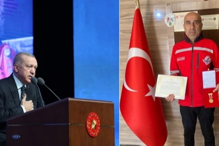 Cumhurbaşkanı Erdoğan, Arama Kurtarma Ekiplerine Devlet Üstün Hizmet Madalyası Takdim Etti




