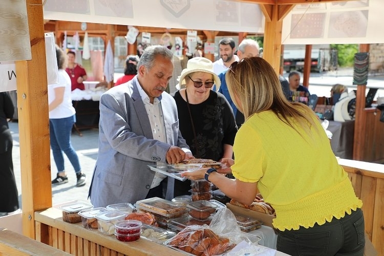 El Emeği Ürünlerin Adresi: Maharetli Eller Kadın Üretici Pazarı
