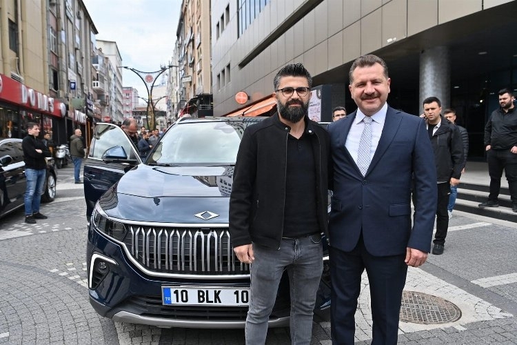 TOGG’un Gemlik Mavisi Balıkesir’de sergilendi
