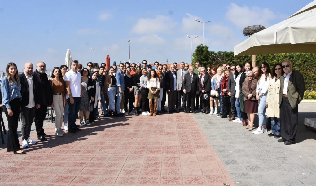 BAŞKAN ALBAYRAK ŞEHİR TİYATROSU EKİBİ İLE KAHVALTIDA BİR ARAYA GELDİ