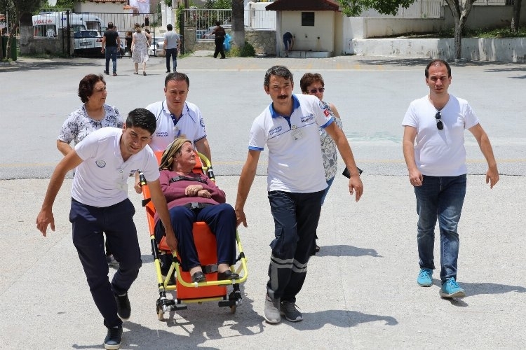 Muğla Büyükşehir Belediyesi seçimde ekipleriyle görev başında