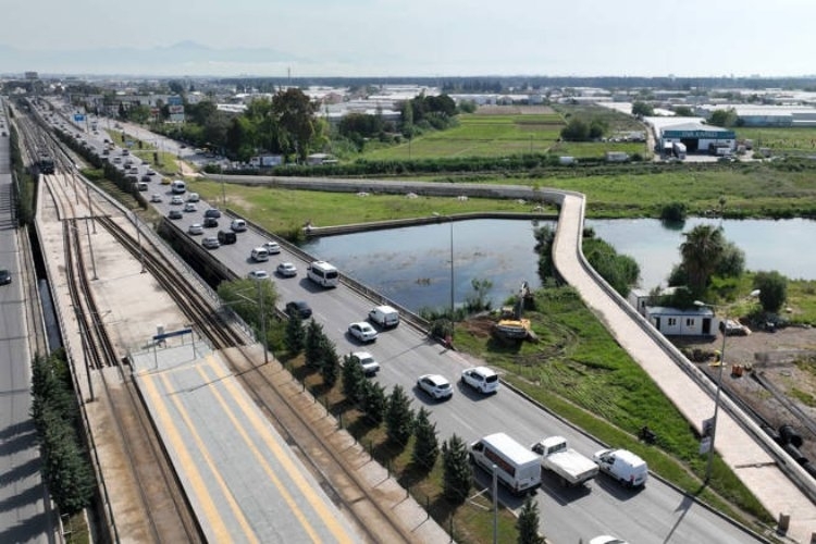 Antalya Büyükşehir Cırnık Köprüsü’nü genişletiyor