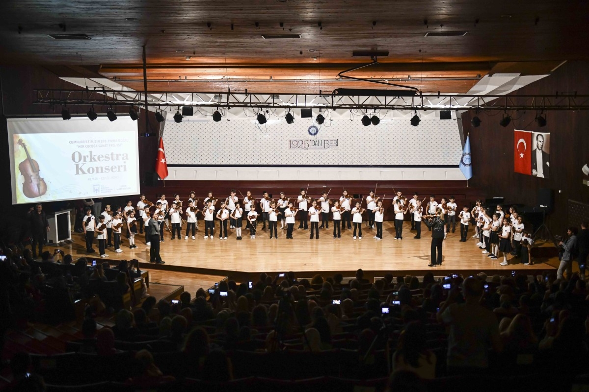 Ankara Büyükşehir Belediyesi’nin “Her Çocuğa Sanat” projesiyle 100 çocuk müzik eğitimi aldı.
