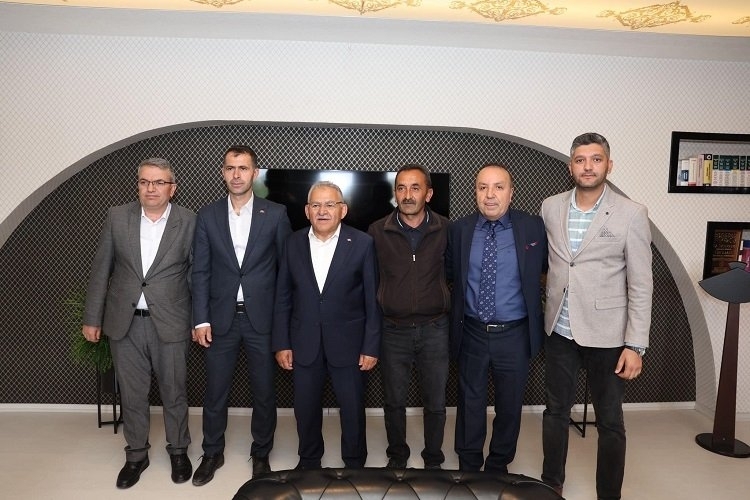 Büyükşehir Belediye Başkanı Memduh Büyükkılıç'tan Pınarbaşı'na ziyaret